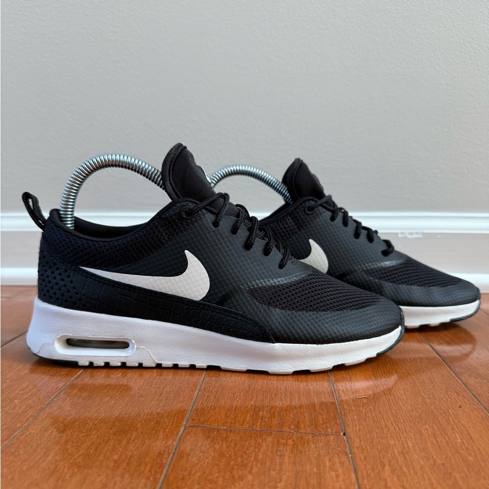 NIKE AIR MAX Thea Sneakers Shoes Black size 7.5 running shoes athletic